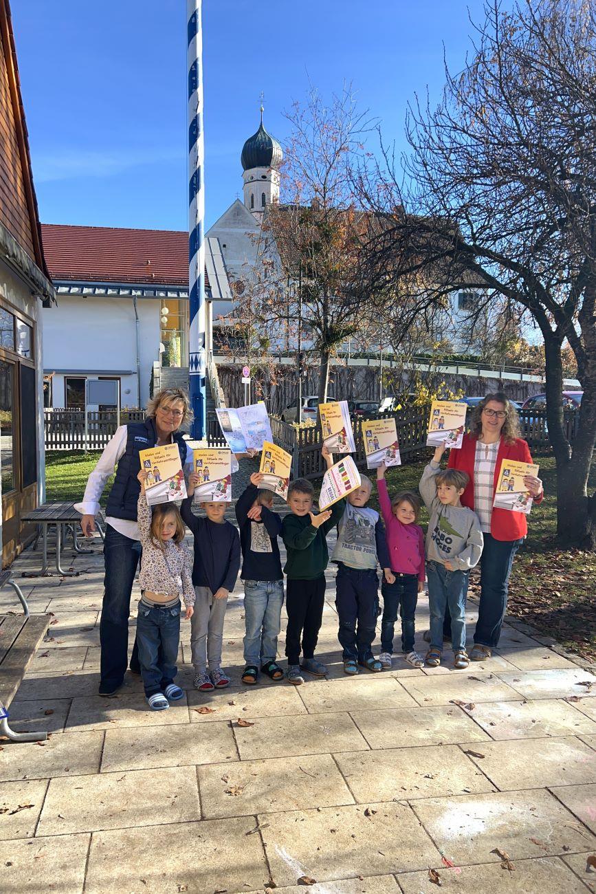 Kita St. Christophorus - im Dorfzentrum von Pähl direkt am Maibaum und Kirche.