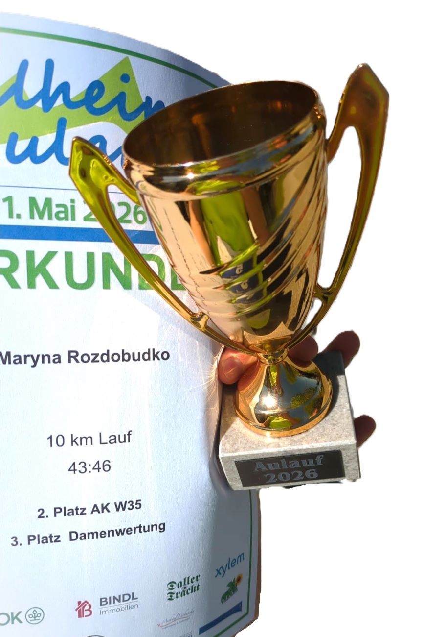 Urkunde und Pokal zum 3. Platz beim Weilheimer Aulauf von Maryna Rozdobudko