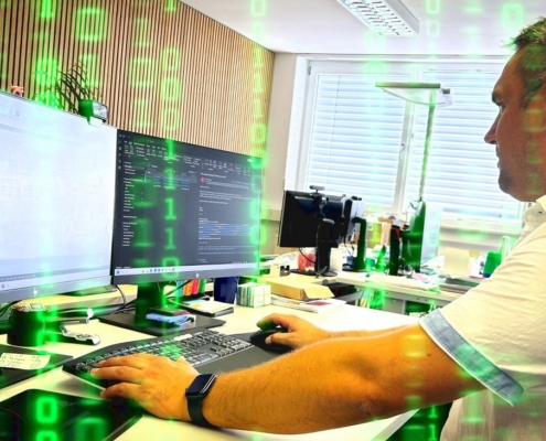 Alexander Bauer ist IT-Spezialist und Computervalidierungs-Beauftragter. Seine Mission: Prozessautomatisierung und ERP-Finetuning. Herzlich Willkommen zurück bei POLYMOLD!