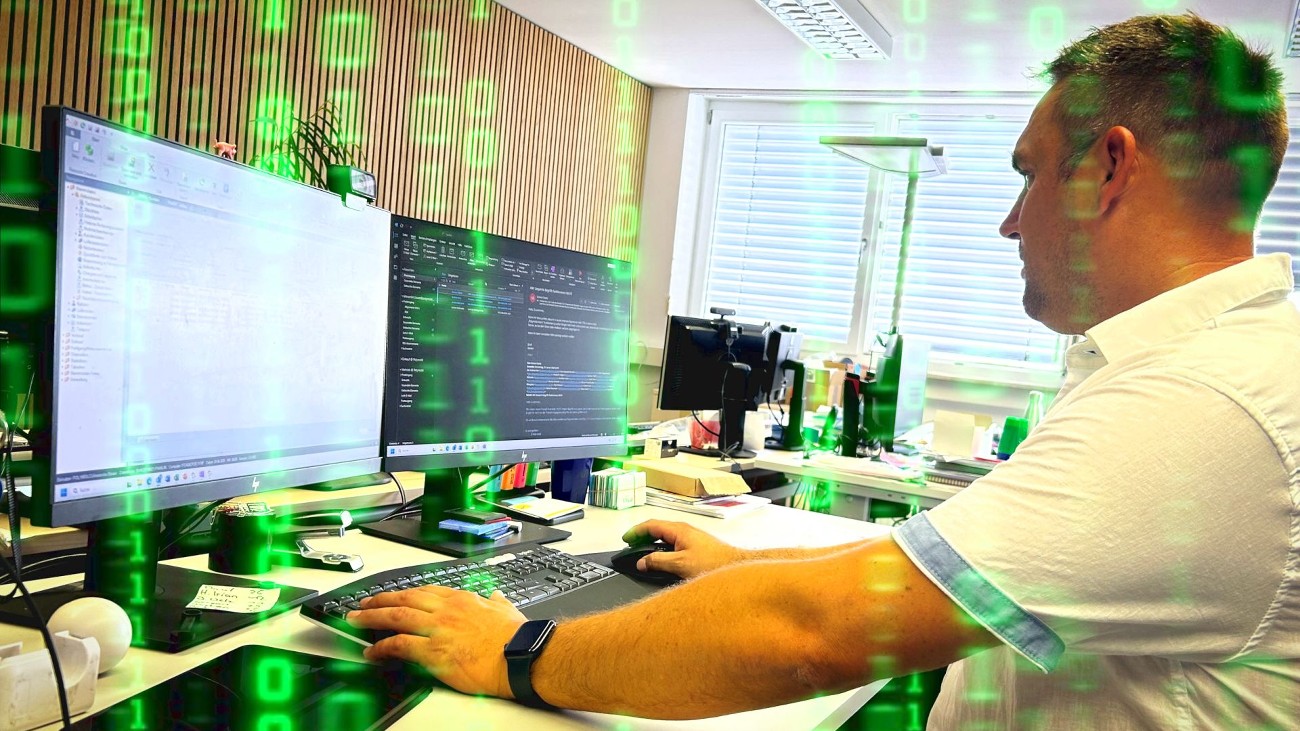 Alexander Bauer ist IT-Spezialist und Computervalidierungs-Beauftragter. Seine Mission: Prozessautomatisierung und ERP-Finetuning. Herzlich Willkommen zurück bei POLYMOLD! Alexander Bauer ist IT-Spezialist und Computervalidierungs-Beauftragter. Seine Mission: Prozessautomatisierung und ERP-Finetuning. Herzlich Willkommen zurück bei POLYMOLD!